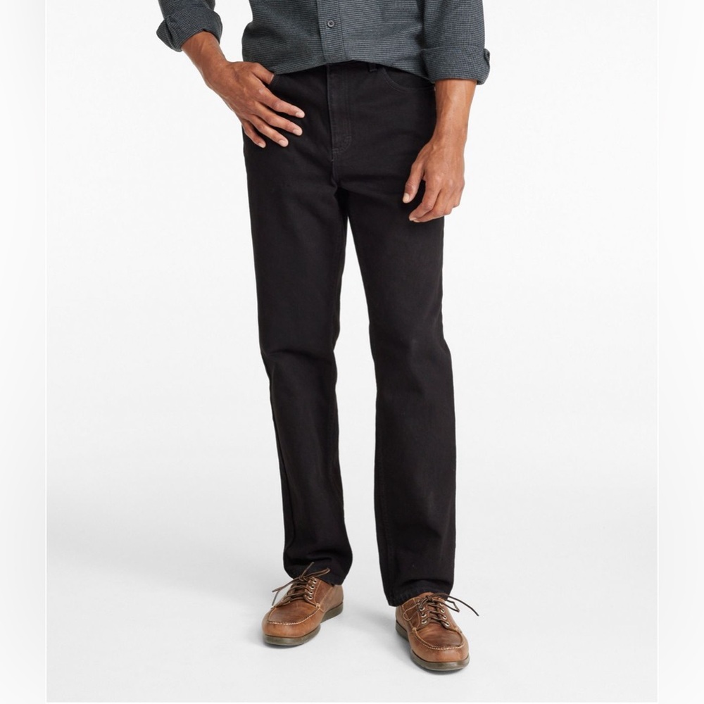 LL Bean EUC men’s black jeans. Classic fit 100% cotton. 38W, 34 L